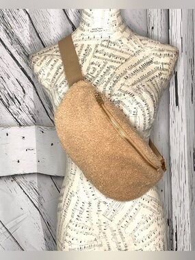 Ah-Dorned Sherpa Bum/Sling Bag NWOT